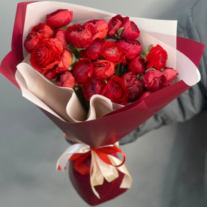 Букет из 21 красного ранункулюса в Бронницах