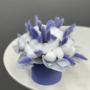 Композиция в шляпной коробке мини из хлопка и лагуруса в Бронницах