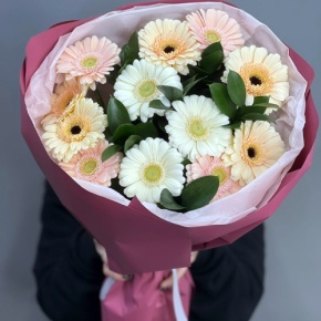 Букет из 13 белых гербер микс в Бронницах