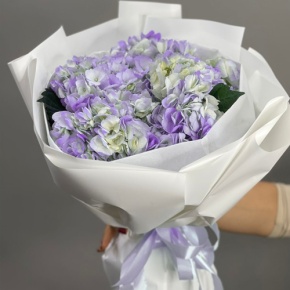 Букет из 5 фиолетовых гортензий в Бронницах