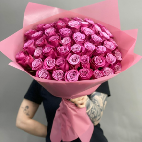 Букет из 51 розы Космик (60 см) в Бронницах