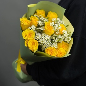 Букет "Нотка счастья" из лимонных роз и хамелациума (40 см) в Бронницах
