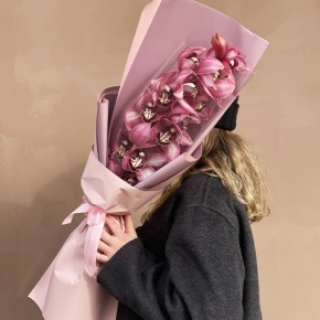 Букет из розовой орхидеи в Бронницах