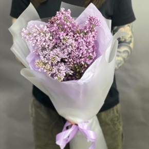 Букет из 9 веток ароматной сирени в Бронницах