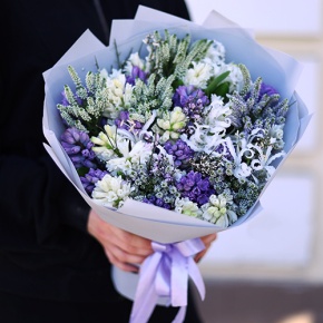 Букет "Алиби" из гиацинтов, вероники, нерине в Бронницах