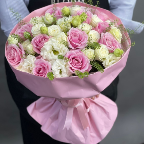 Букет "Нежное признание" из роз и эустом в Бронницах