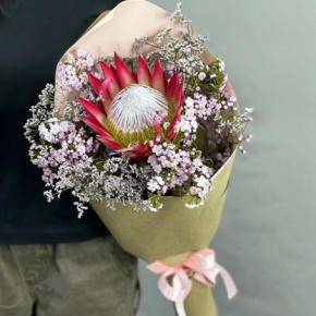 Букет из хамелациума, лимонниума и протеи в Бронницах