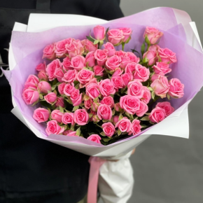 Букет "Рассвет принцессы" из 15 кустовых роз (50 см) в Бронницах