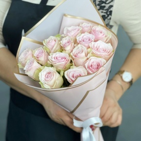 Букет из 15 пудровых роз Кения (40 см) в Бронницах