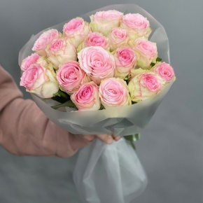 Букет из 17 роз Кения (40 см) в Бронницах