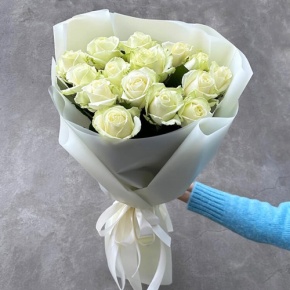 Букет "Умка" из 15 белых роз (50 см) в Бронницах