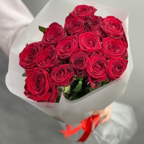 Букетик из 15 красных роз (60 см) в Бронницах