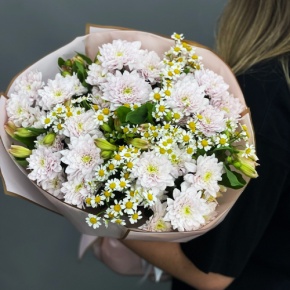 Букет "Сиэтл" из хризантем, альстромерий и ромашек в Бронницах