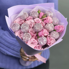 Букет из шоколадных пионов и кустовых роз в Бронницах