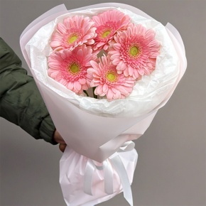 Букет из 5 розовых гербер мини в Бронницах