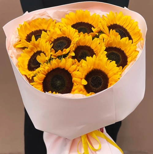 Букет "Солнечный рассвет" из 9 подсолнухов в Бронницах