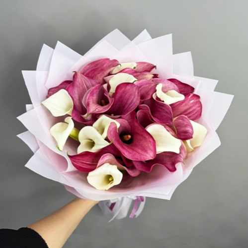 Букет из 25 нежных калл в Бронницах